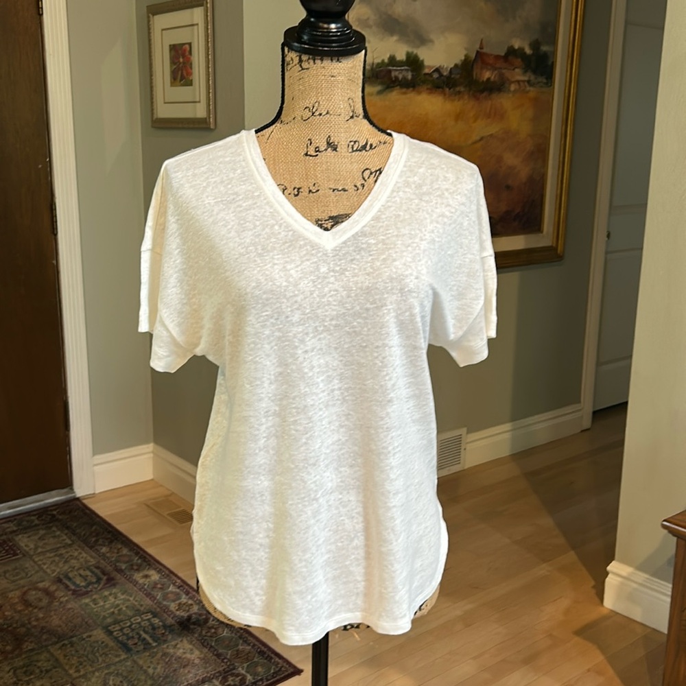 Sundance Catalog New no tag, White V-Neck(Front/Back)100% Linen, Size Small